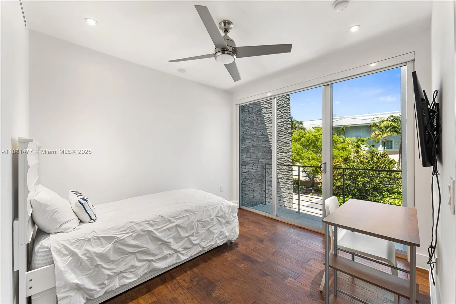 544 Fernwood Rd, #544