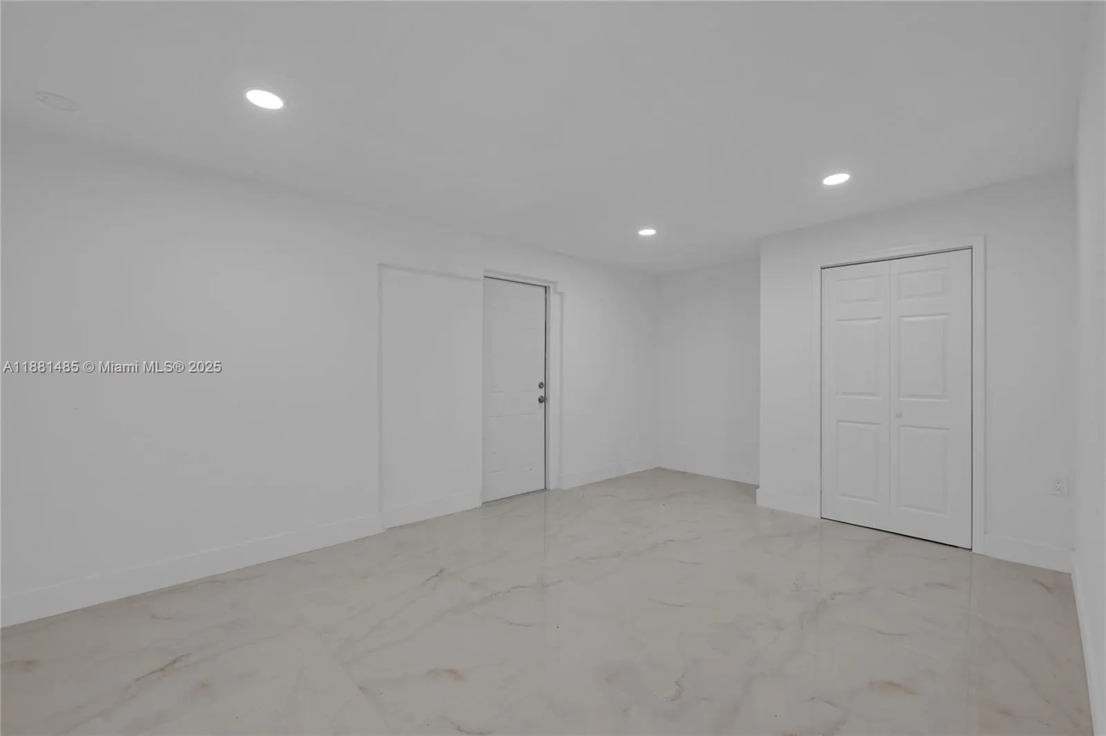2960 NW 165th St