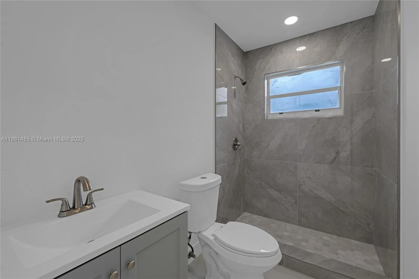 2960 NW 165th St