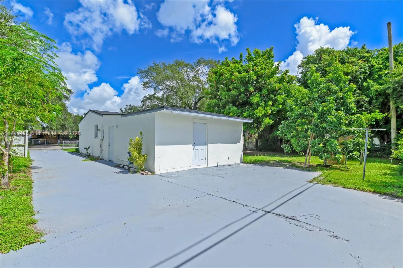 2960 NW 165th St