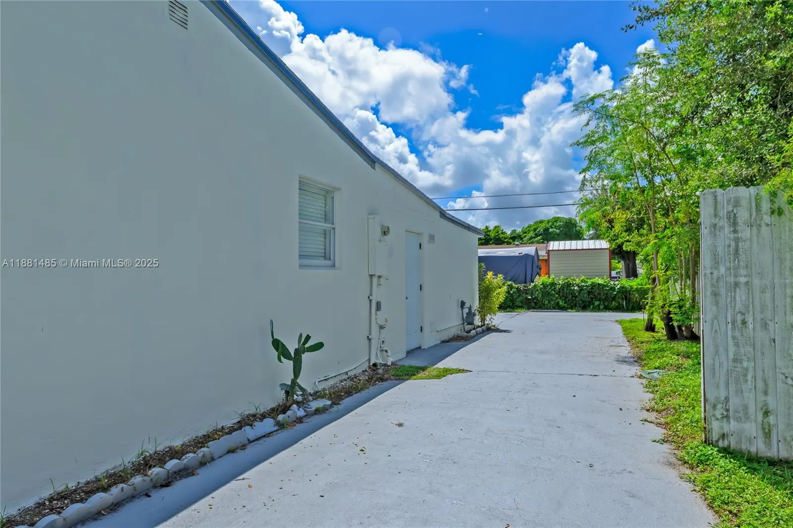 2960 NW 165th St