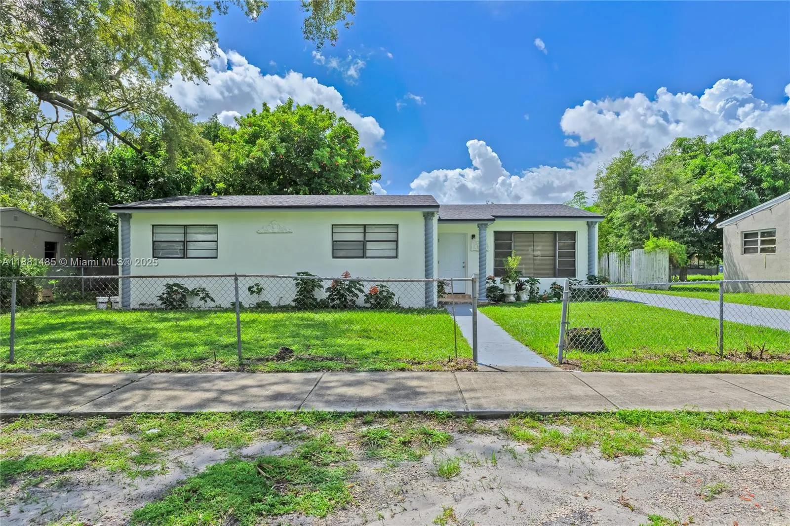 2960 NW 165th St