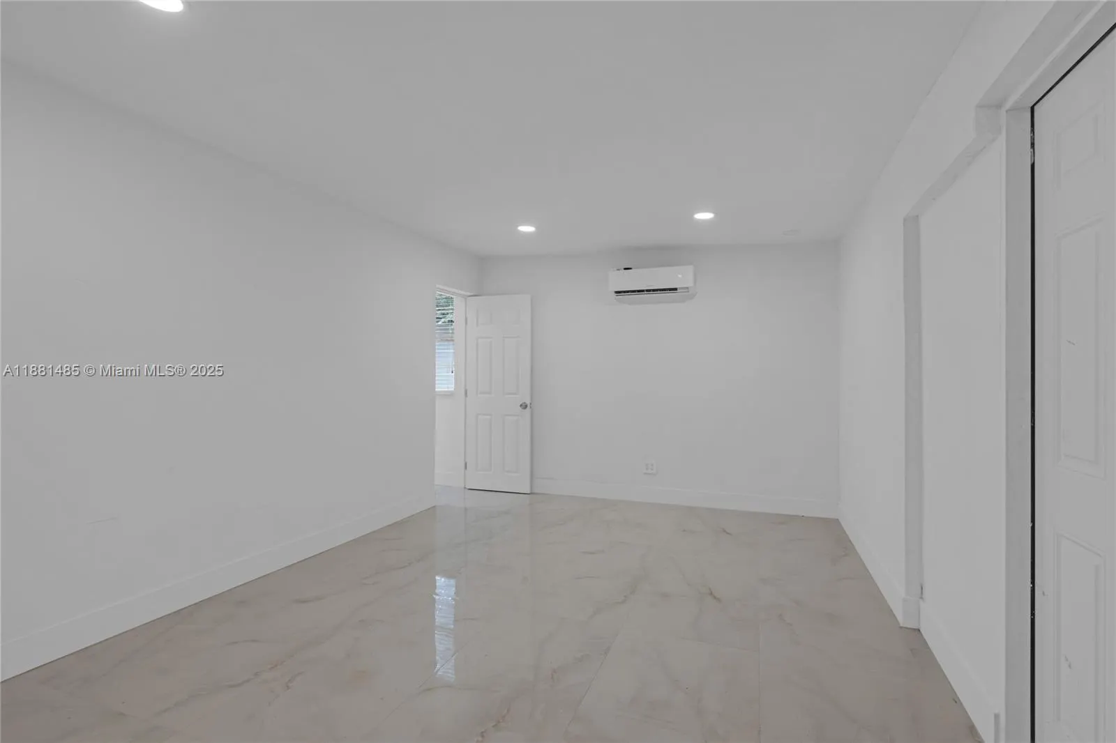 2960 NW 165th St
