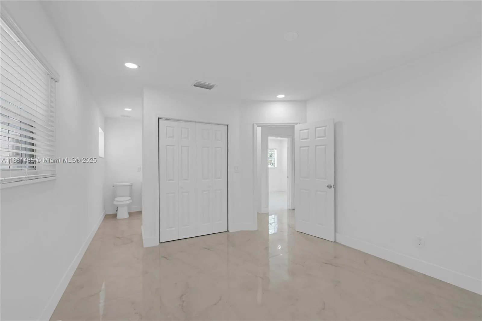 2960 NW 165th St