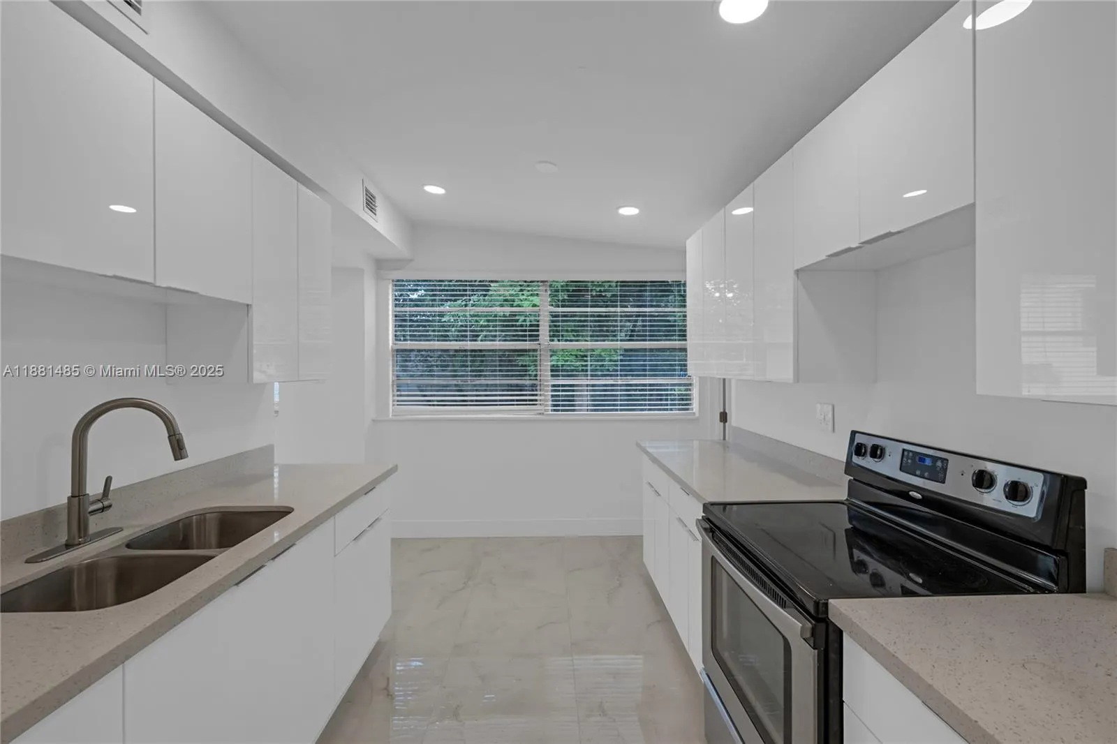 2960 NW 165th St