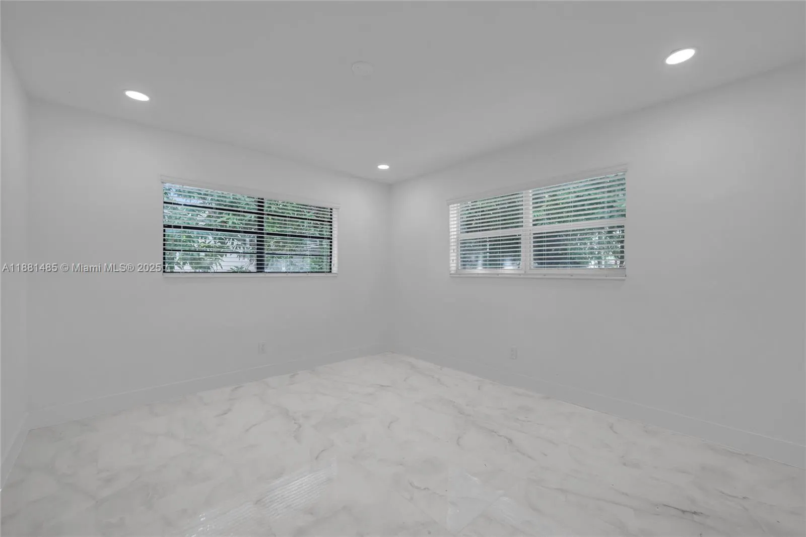 2960 NW 165th St