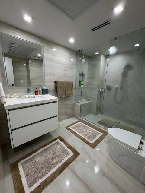 9801 Collins Ave, #14E
