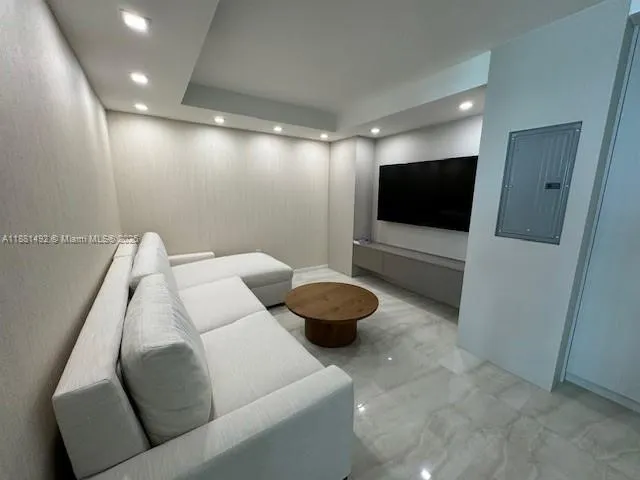 9801 Collins Ave, #14E