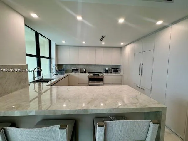 9801 Collins Ave, #14E