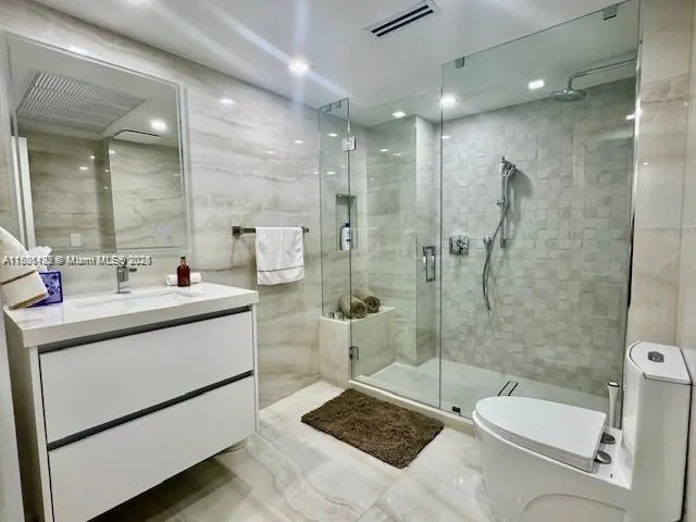 9801 Collins Ave, #14E