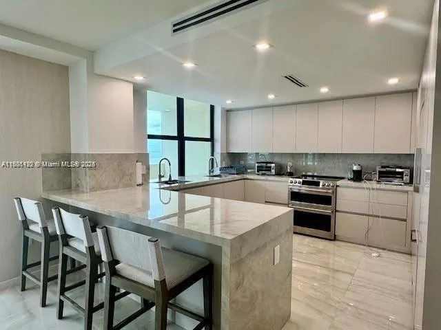 9801 Collins Ave, #14E