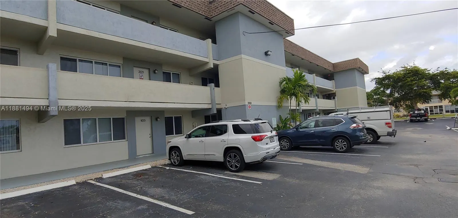 1400 NE 54th St, #206