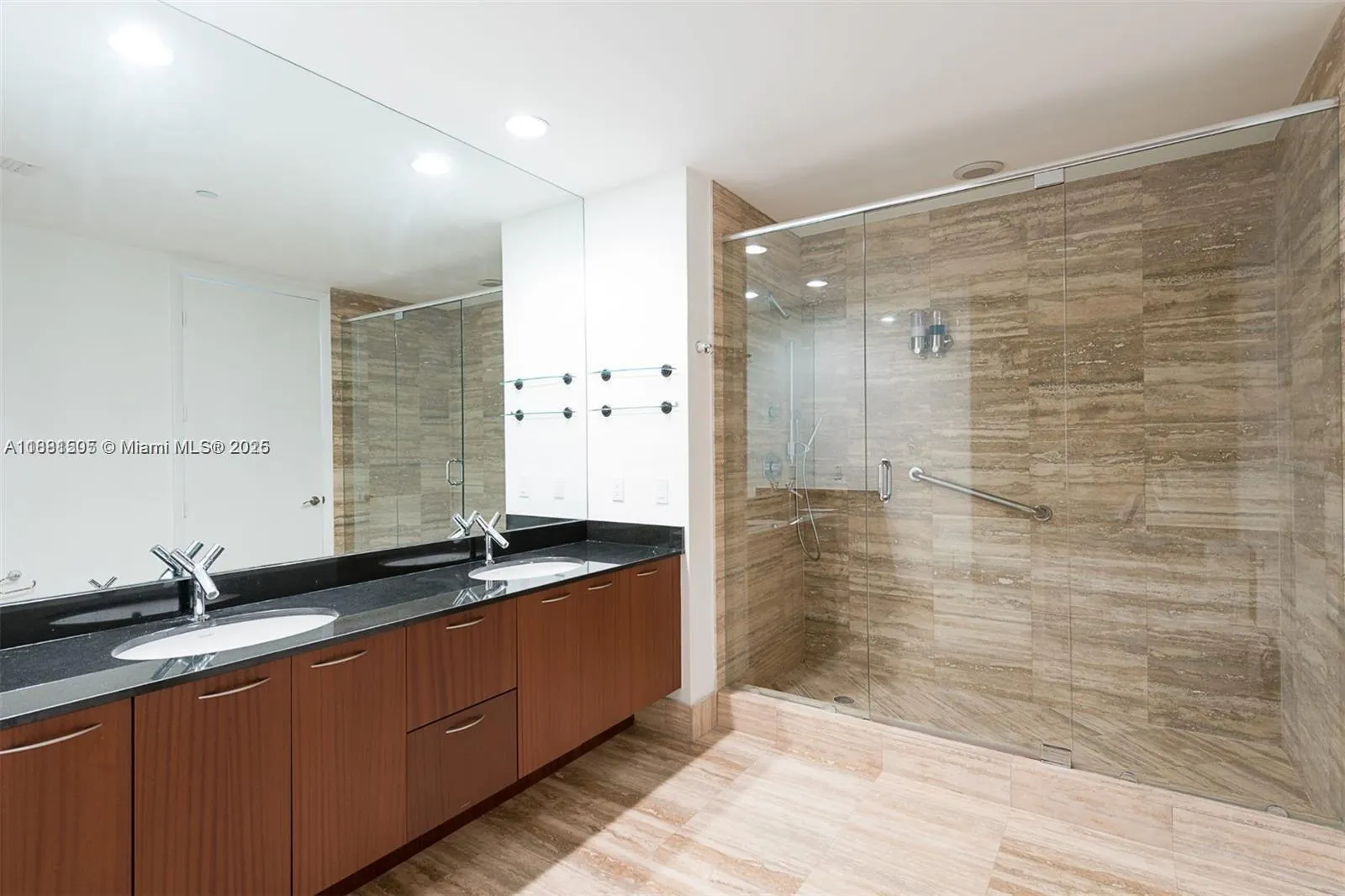15811 Collins Ave, #3705