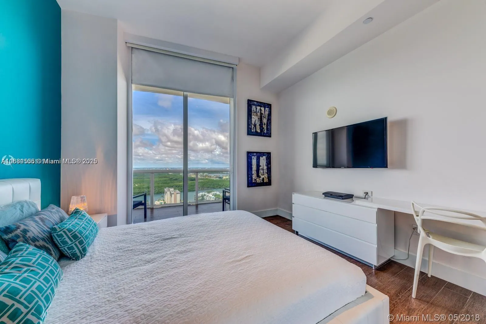 15811 Collins Ave, #3205