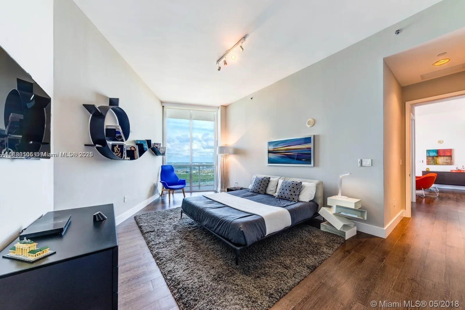15811 Collins Ave, #3705