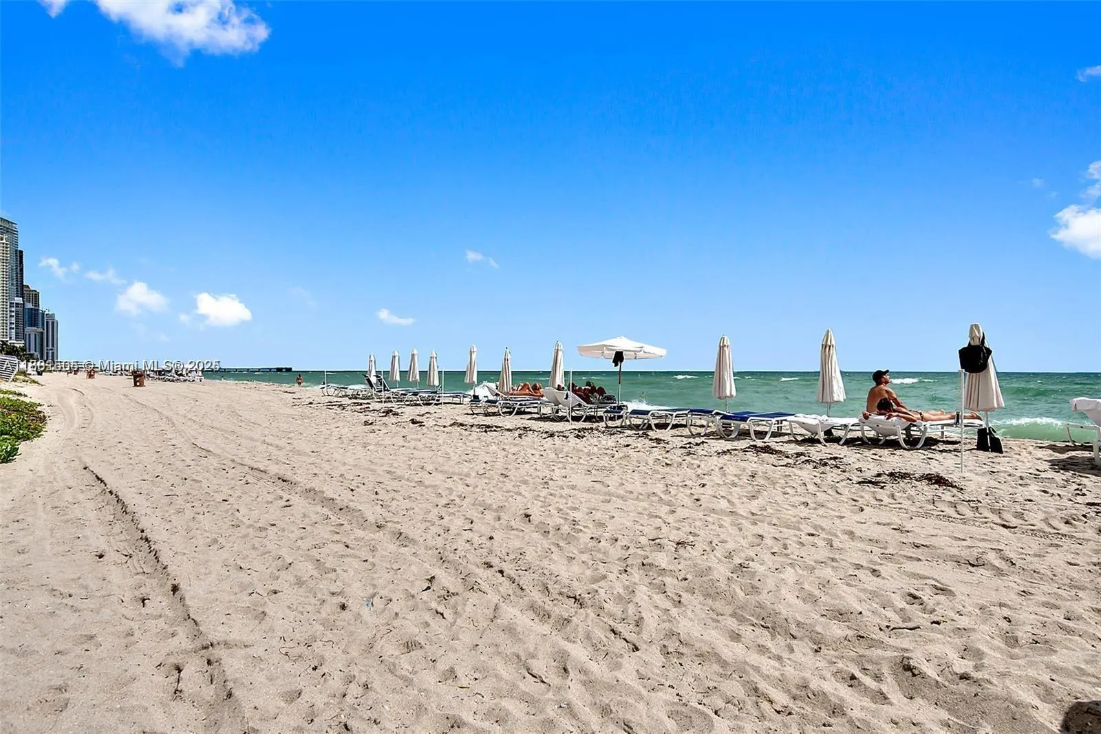 15811 Collins Ave, #3705