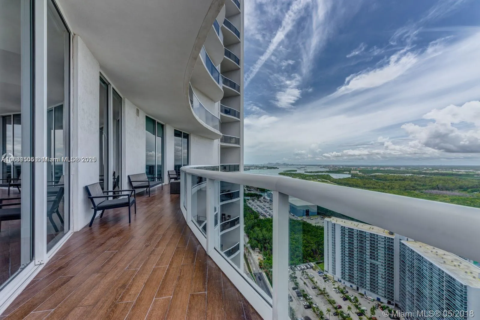 15811 Collins Ave, #3705