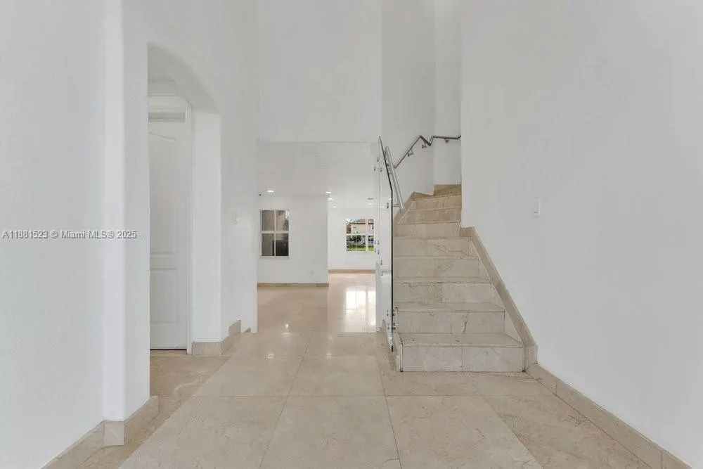 7427 NW 113th Path
