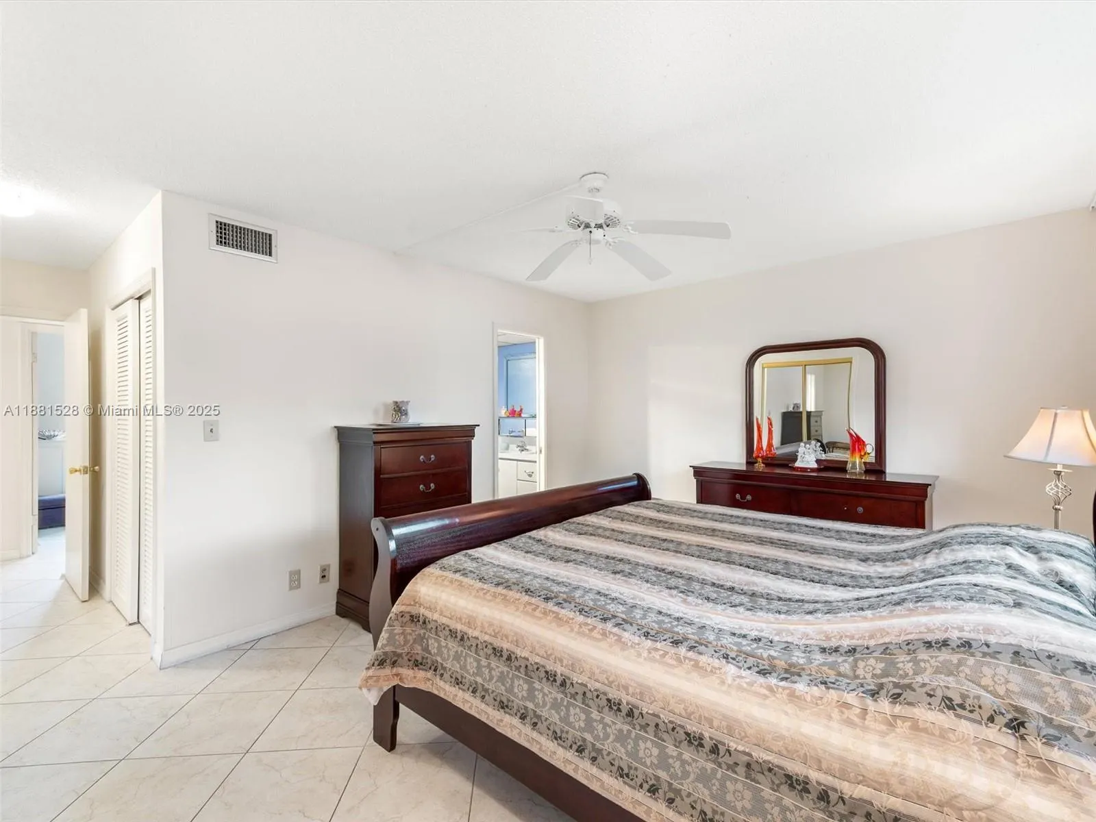 1001 NE 14th Ave, #207