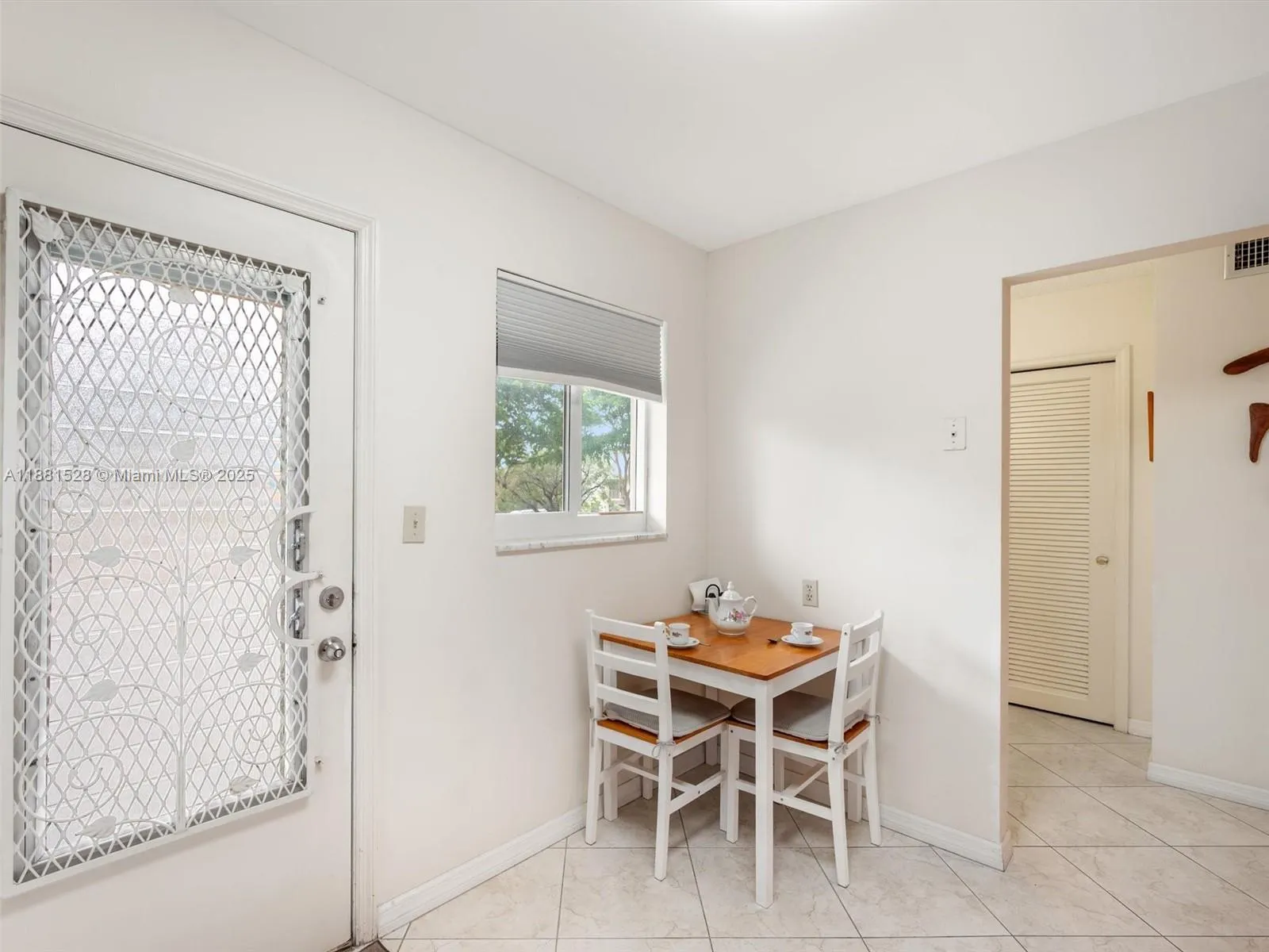 1001 NE 14th Ave, #207