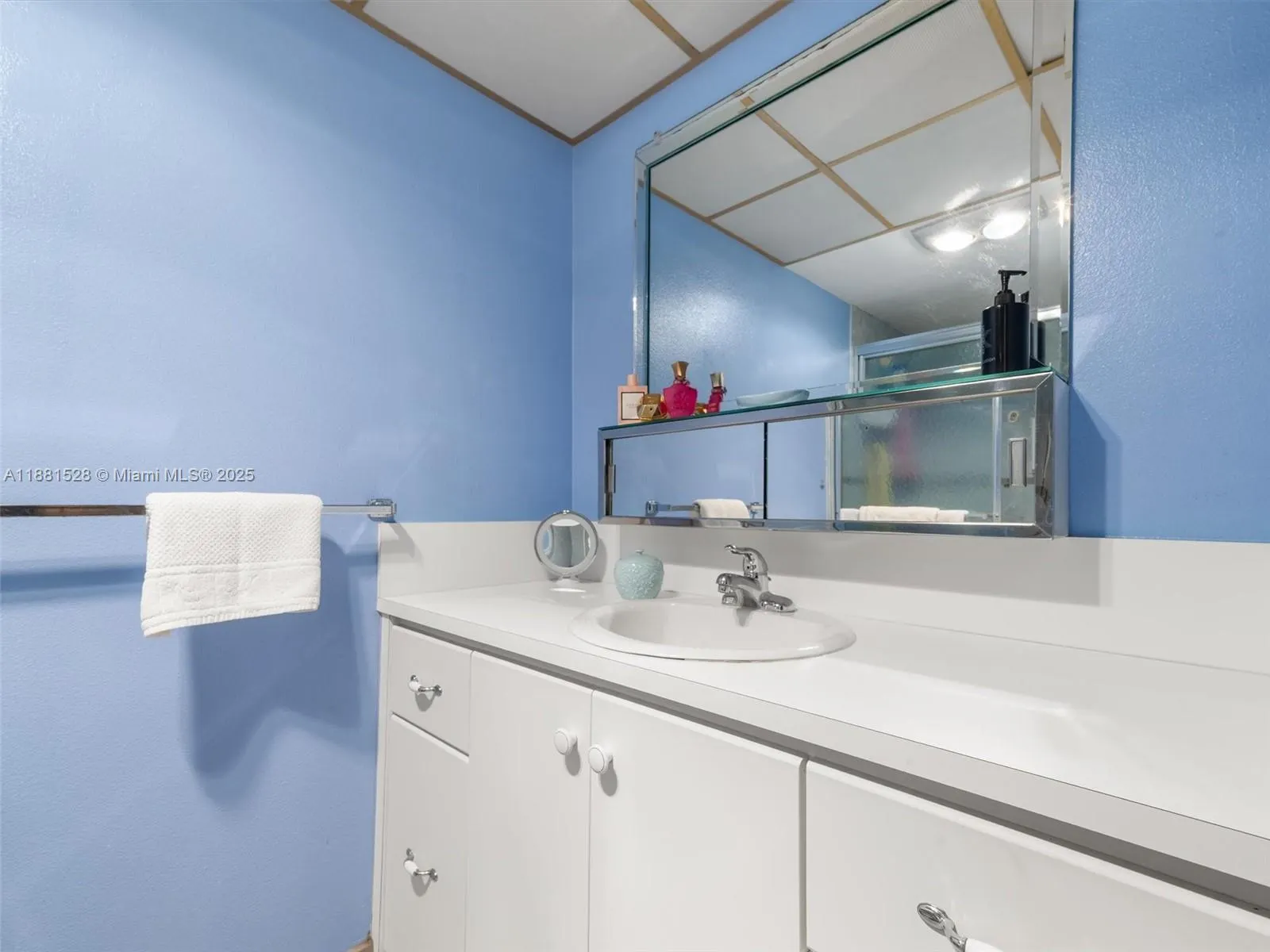 1001 NE 14th Ave, #207