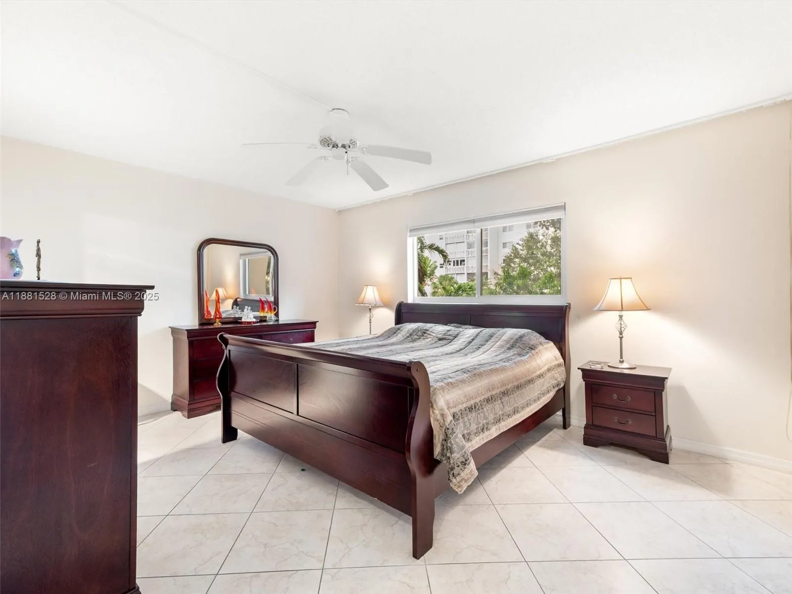 1001 NE 14th Ave, #207
