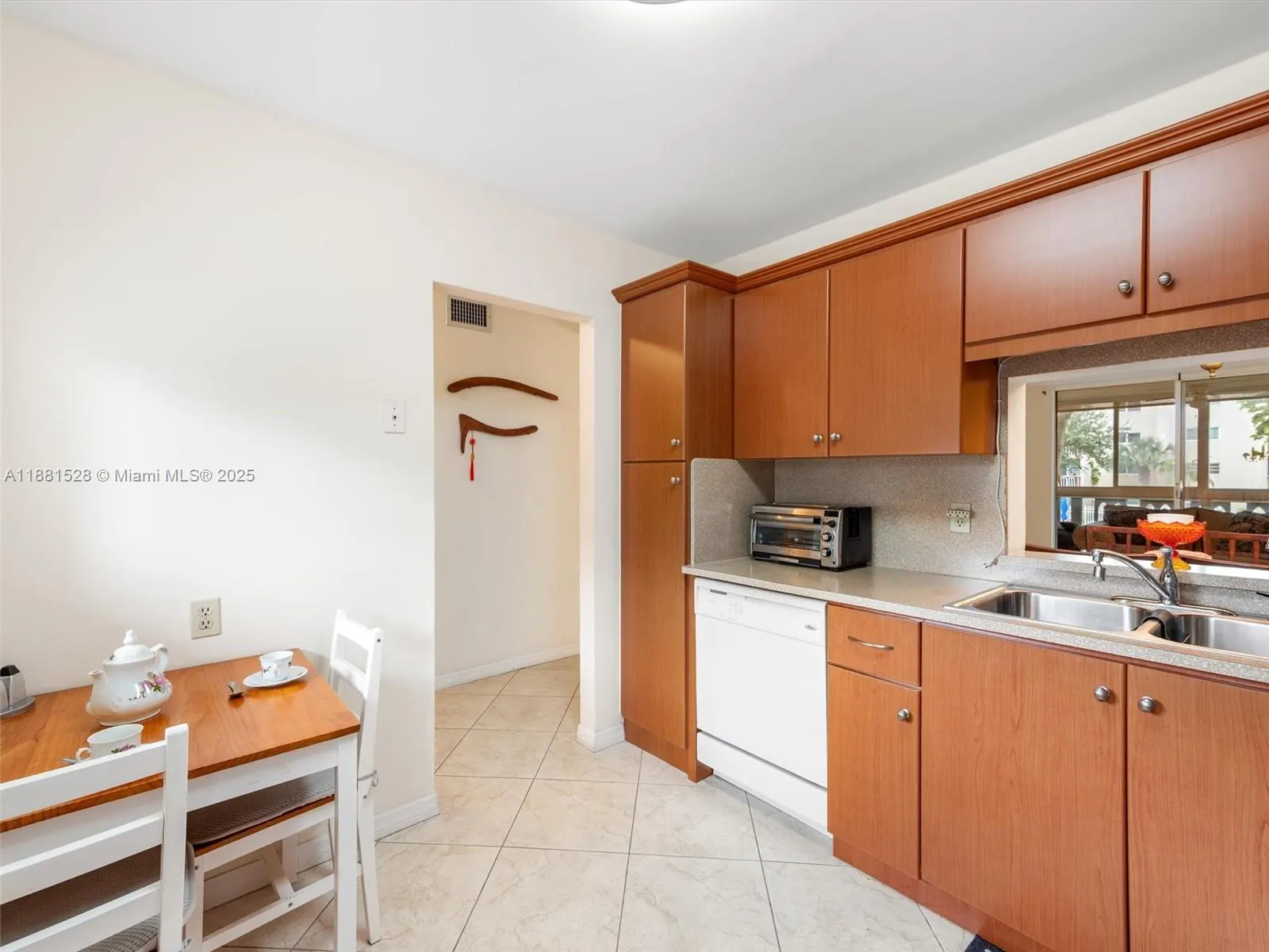 1001 NE 14th Ave, #207