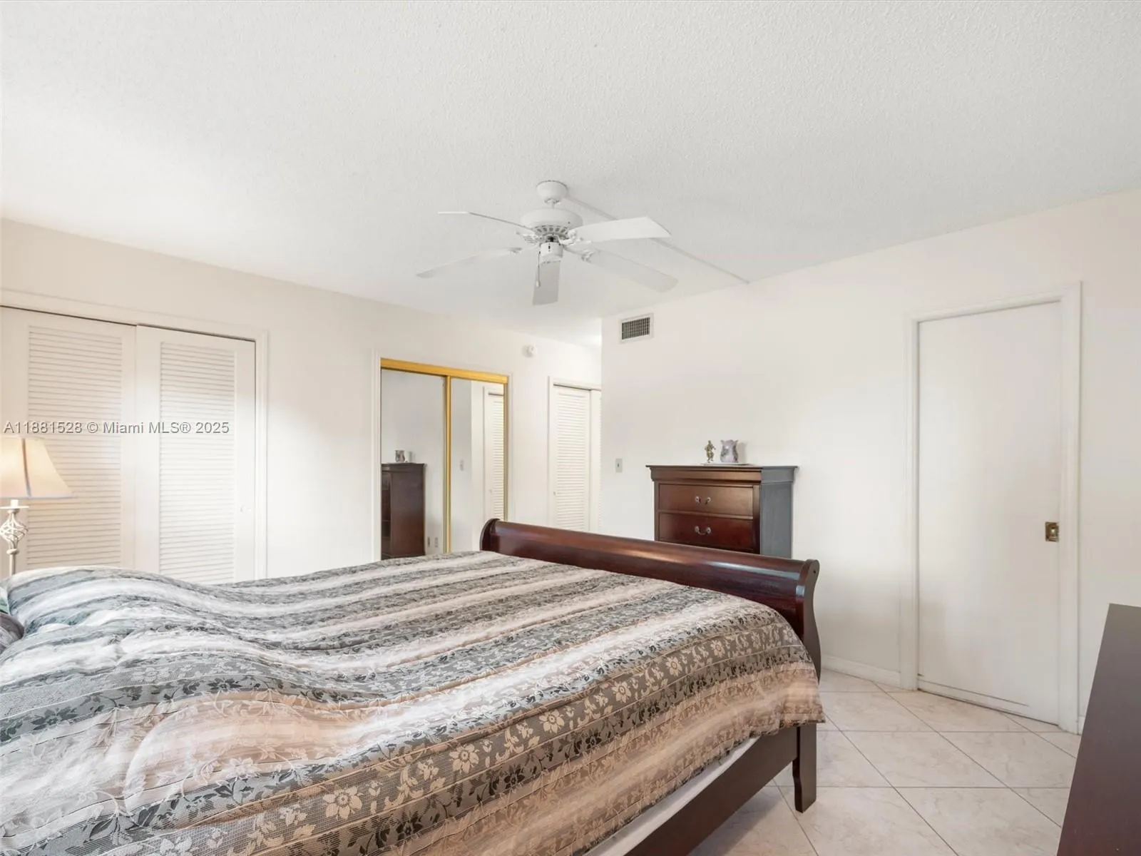 1001 NE 14th Ave, #207
