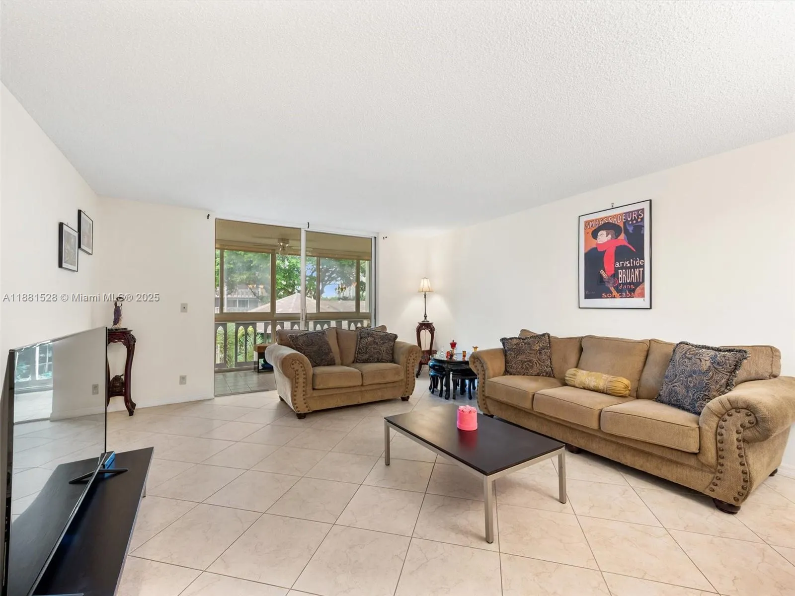1001 NE 14th Ave, #207