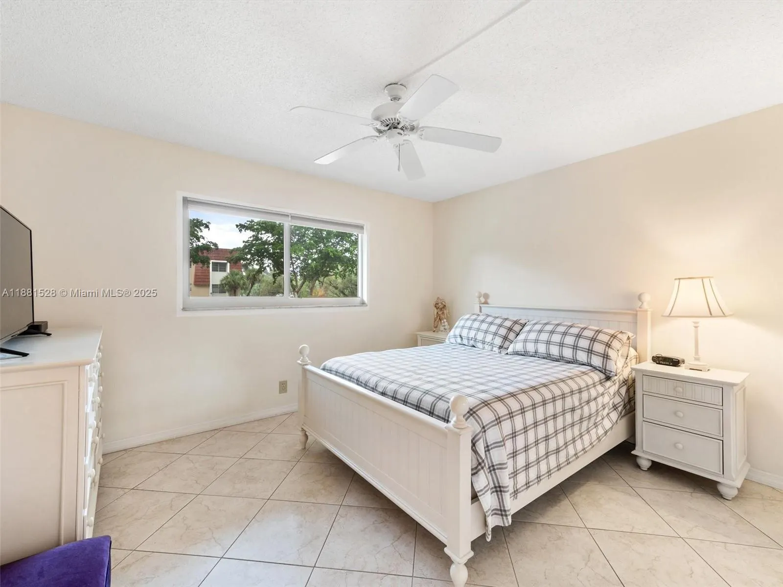 1001 NE 14th Ave, #207