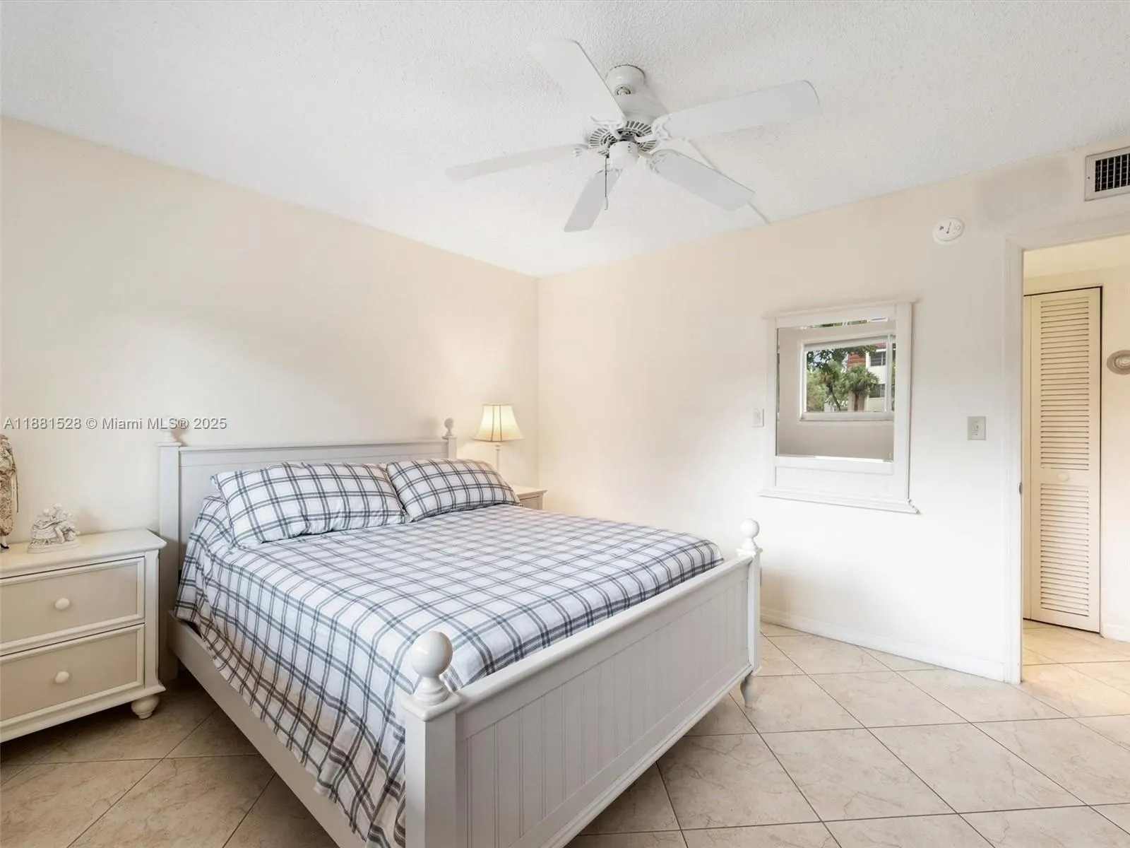 1001 NE 14th Ave, #207