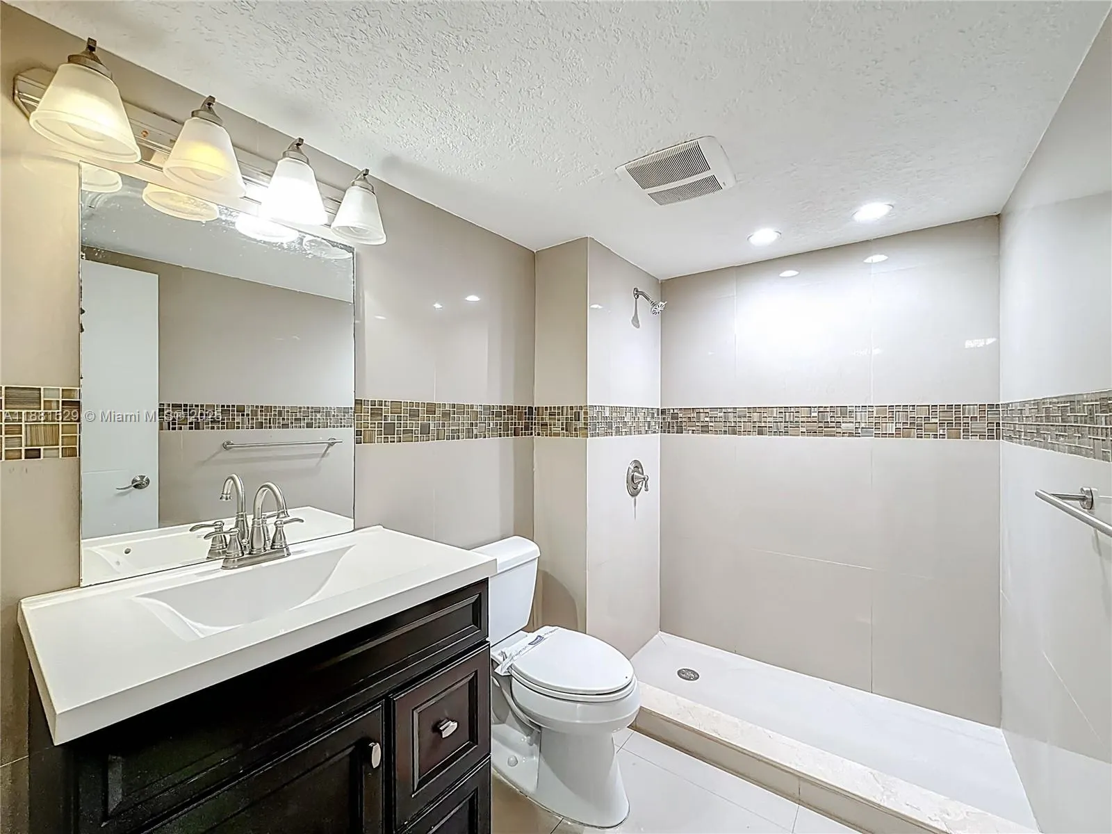 1800 NW 24th Ave, #1020