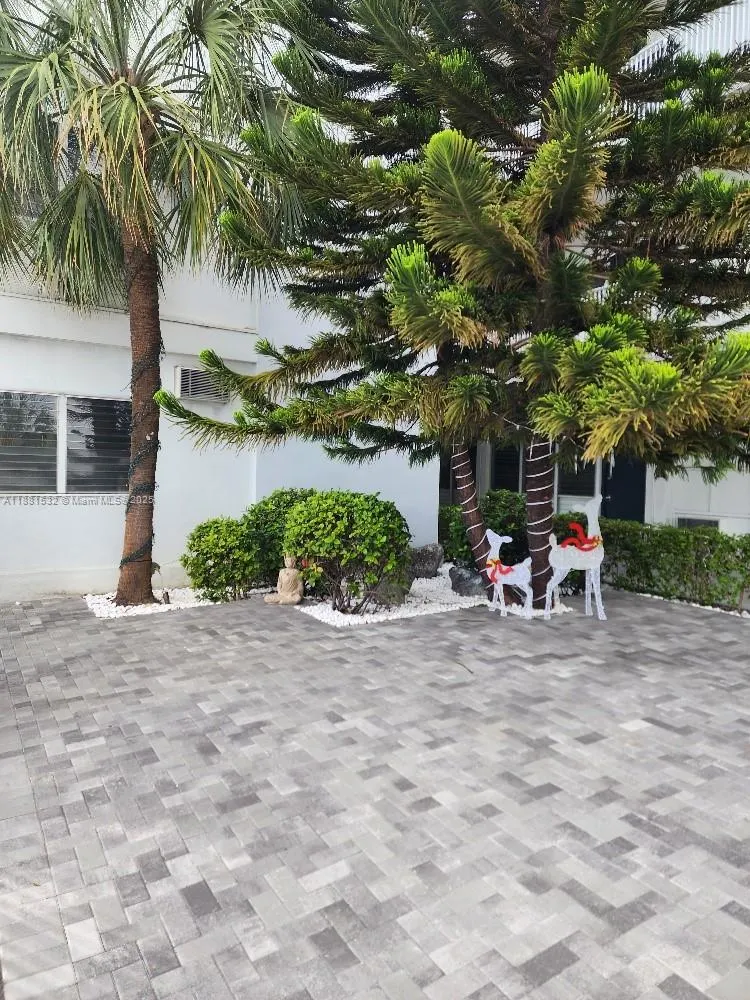 2101 Normandy Dr, #301