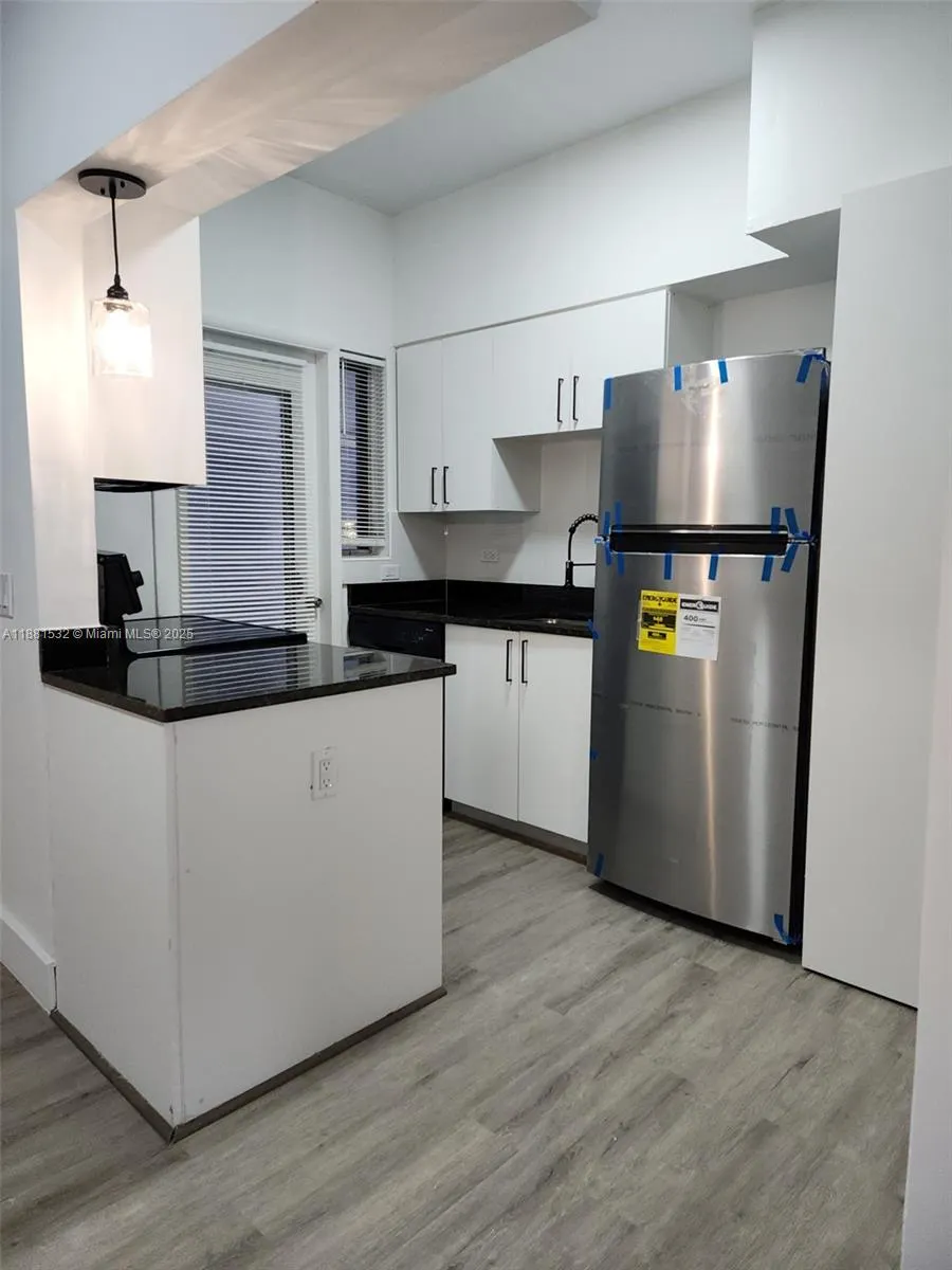 2101 Normandy Dr, #301