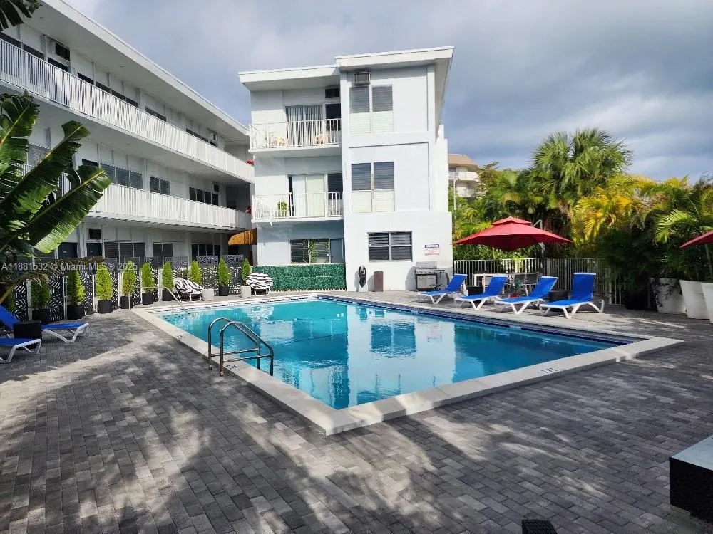 2101 Normandy Dr, #301