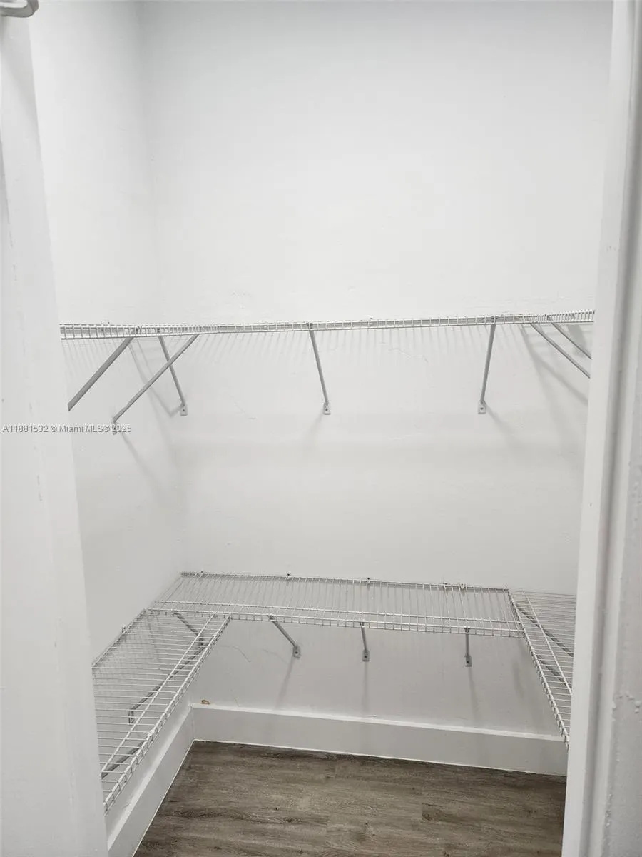 2101 Normandy Dr, #301
