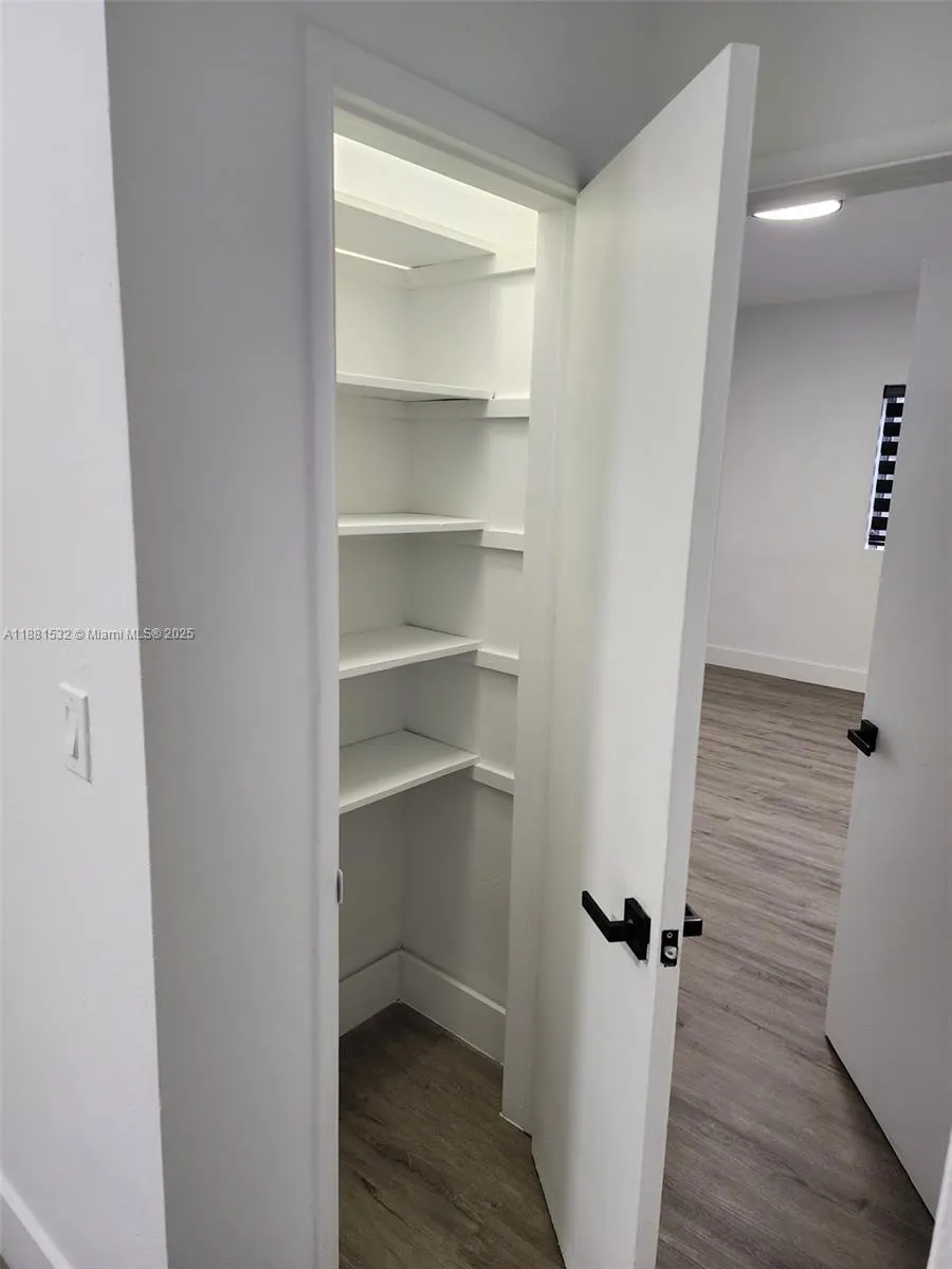 2101 Normandy Dr, #301