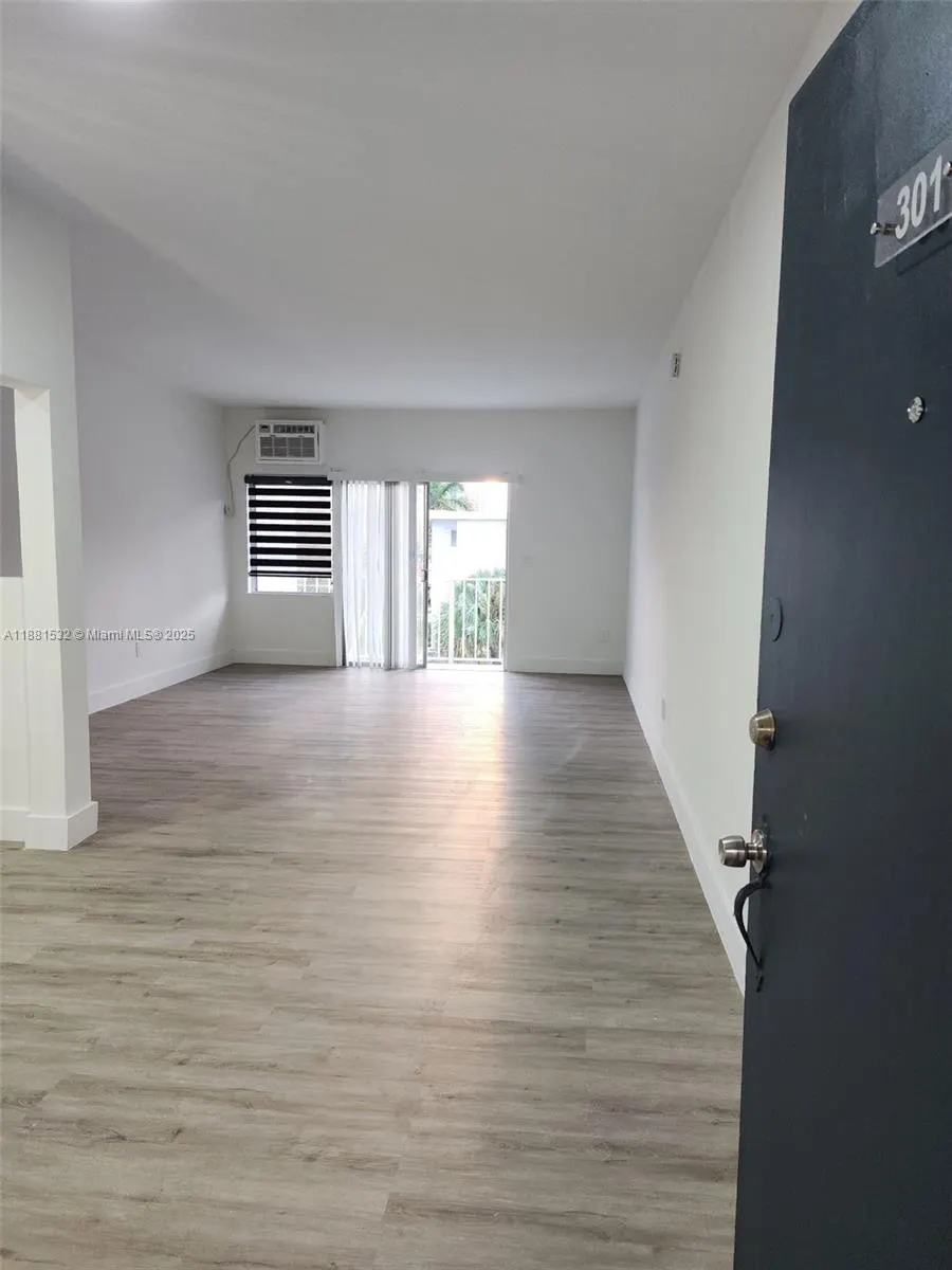 2101 Normandy Dr, #301