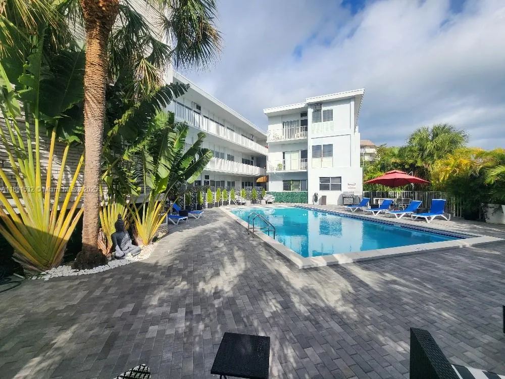 2101 Normandy Dr, #301