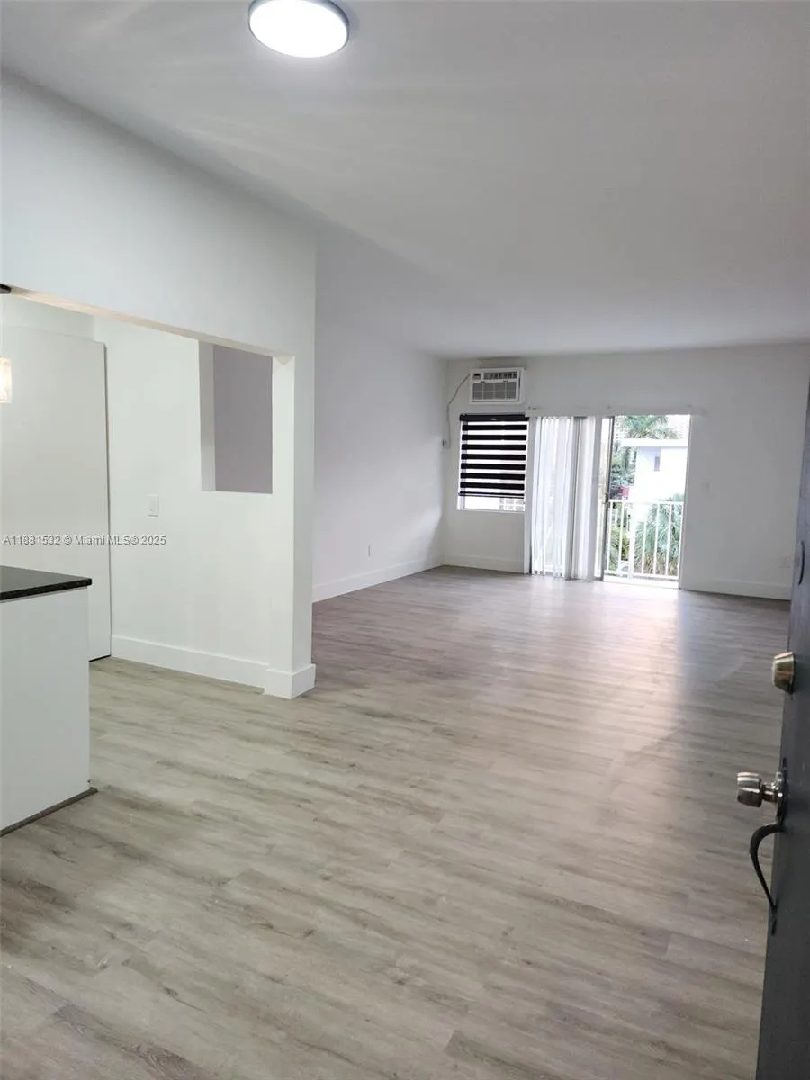 2101 Normandy Dr, #301