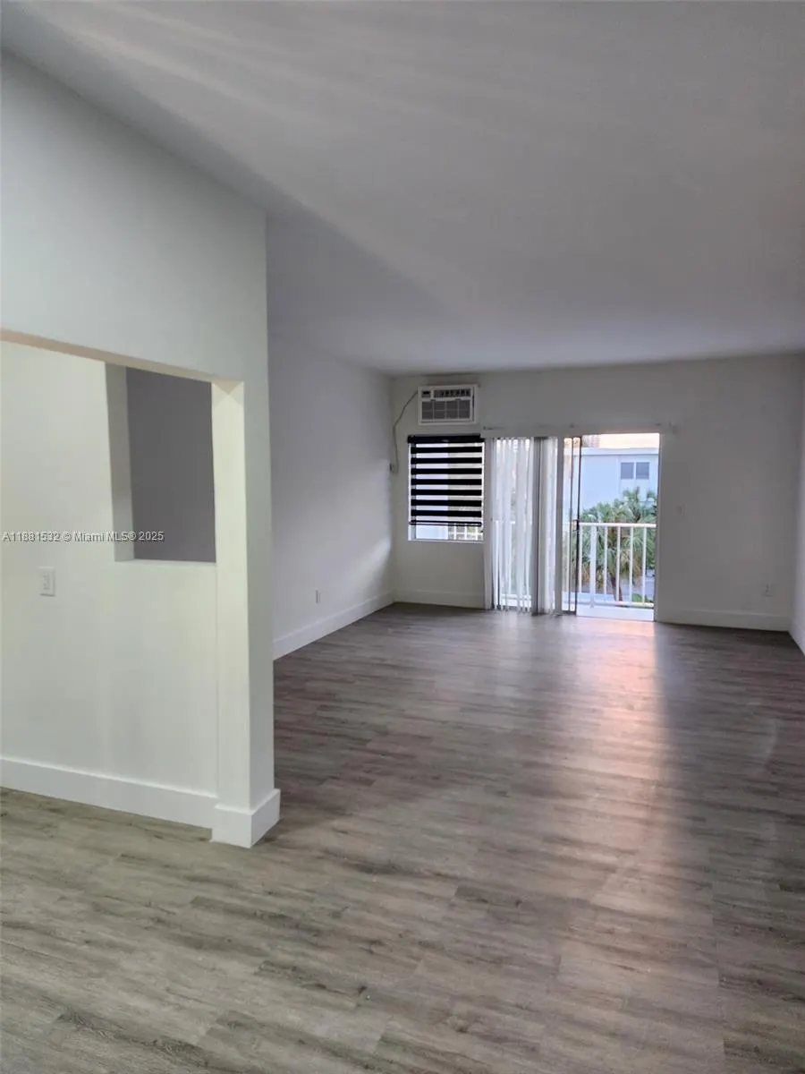 2101 Normandy Dr, #301