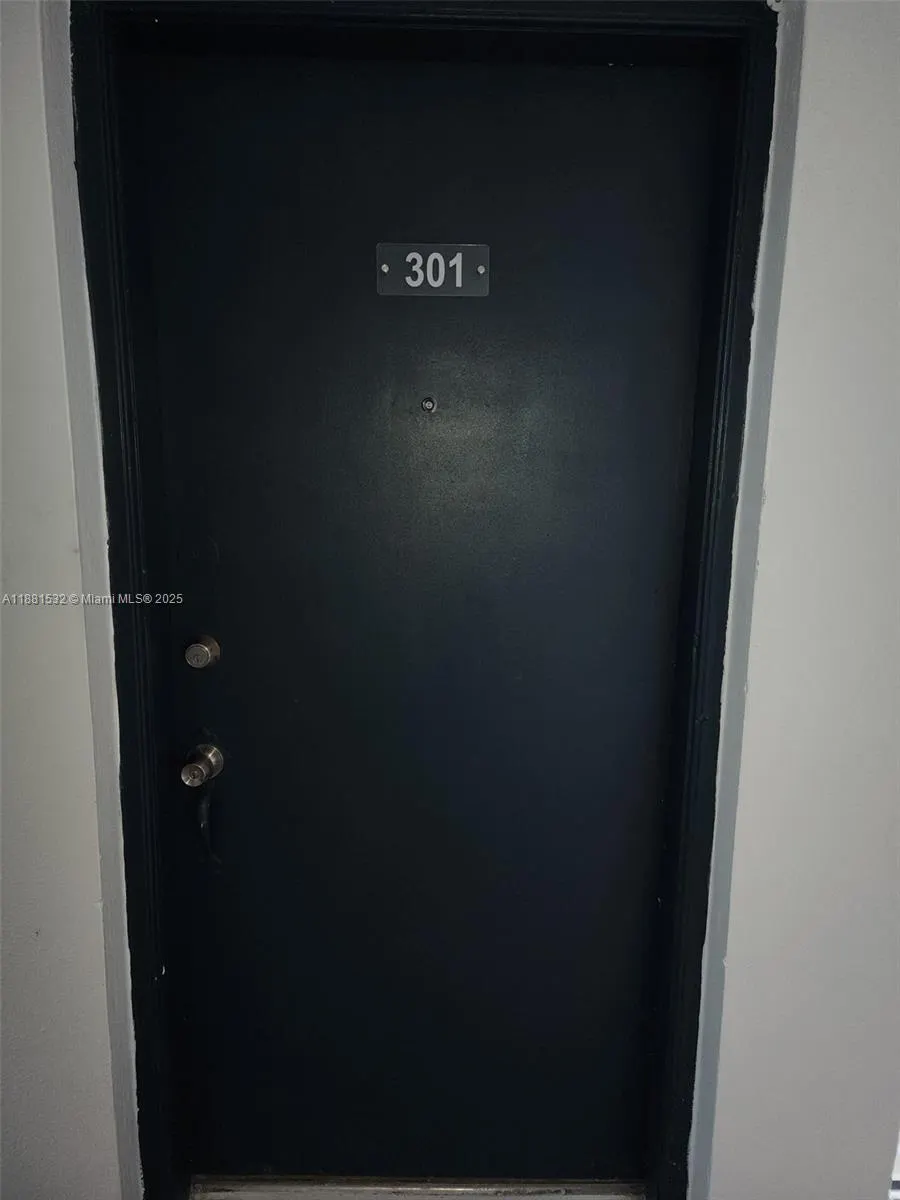 2101 Normandy Dr, #301