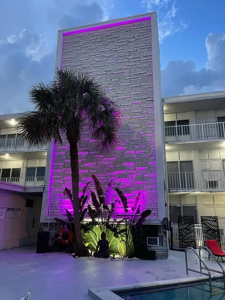 2101 Normandy Dr, #301
