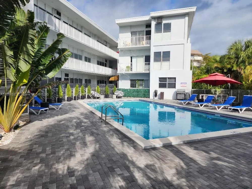2101 Normandy Dr, #301