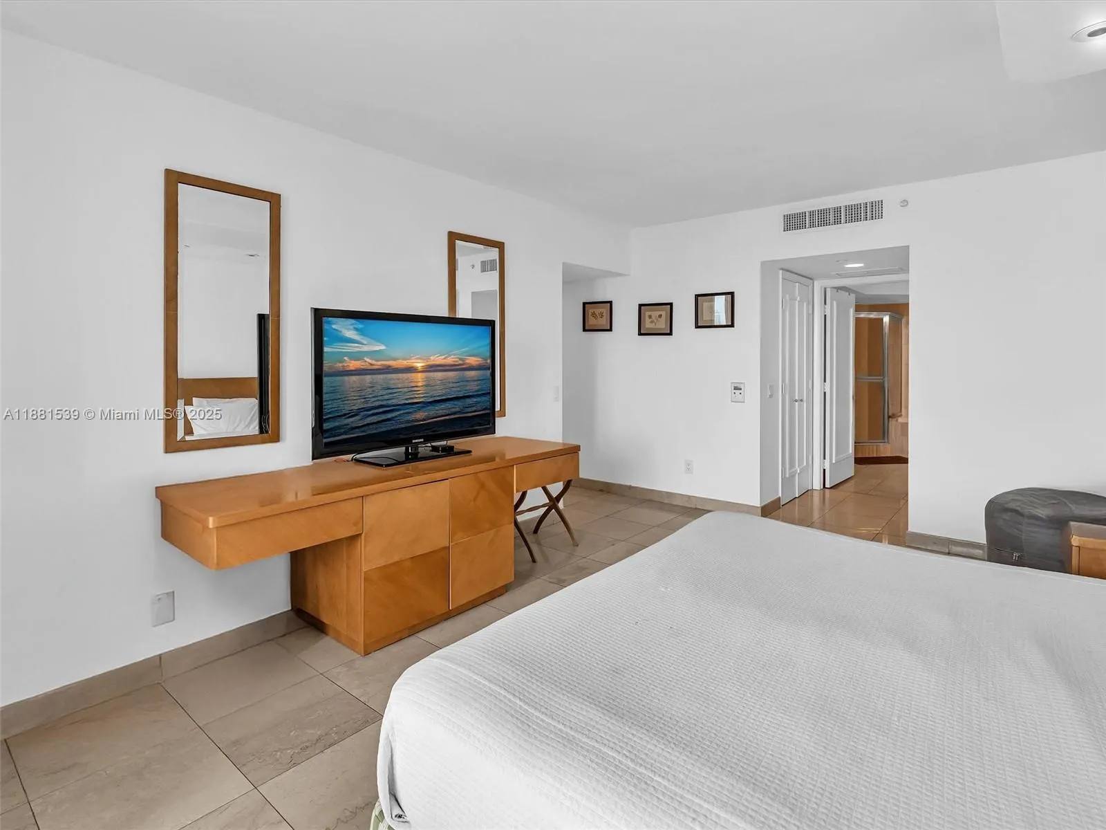 21205 Yacht Club Dr, #2605