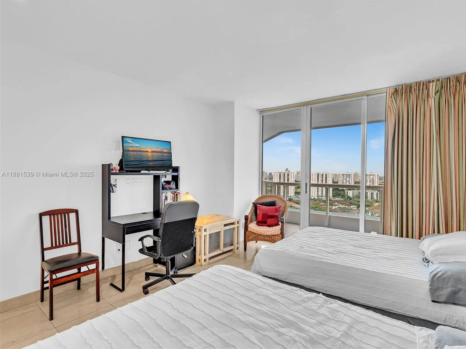 21205 Yacht Club Dr, #2605