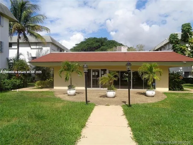 15225 NE 6th Ave, #B207