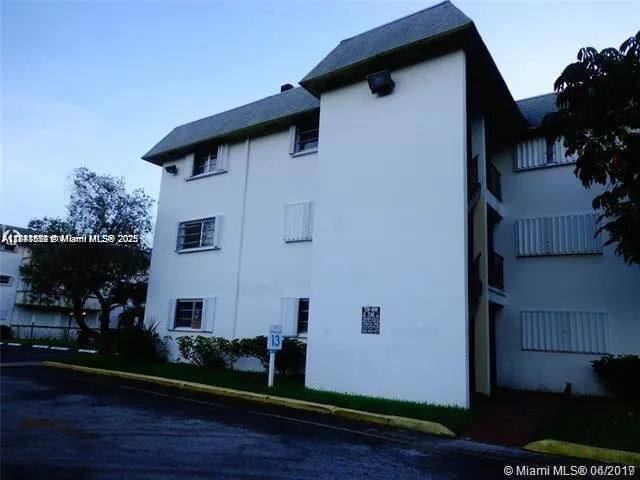 15225 NE 6th Ave, #B207