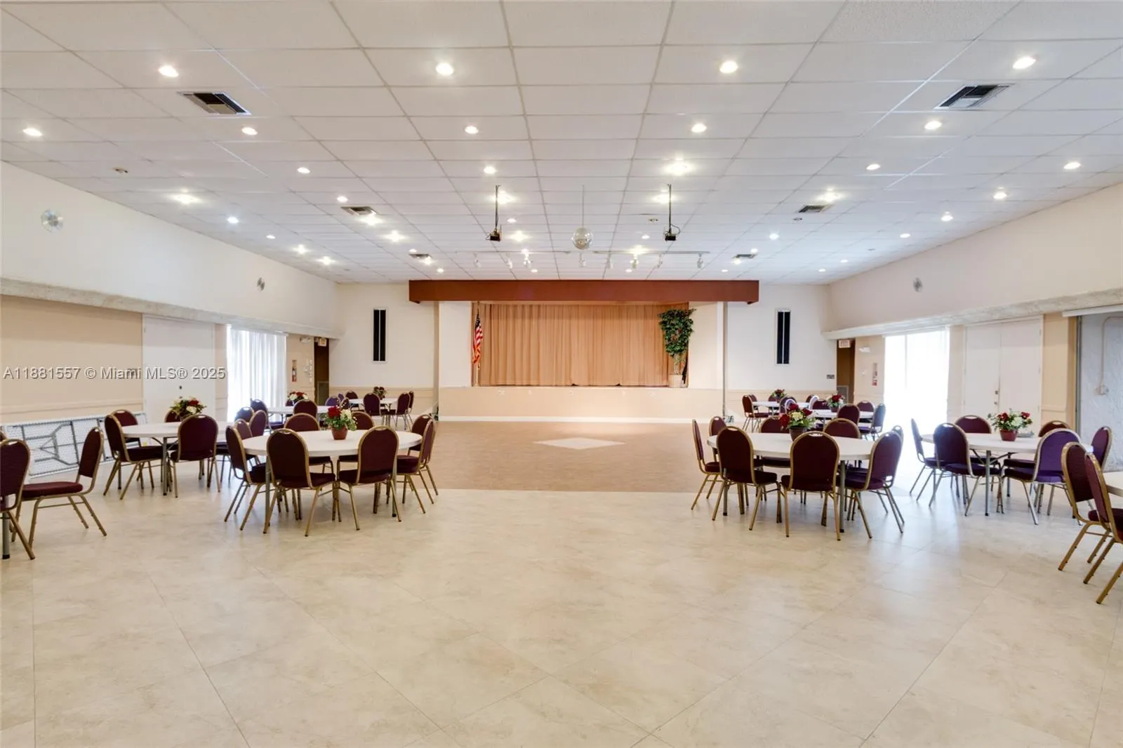 1005 Country Club Dr, #405