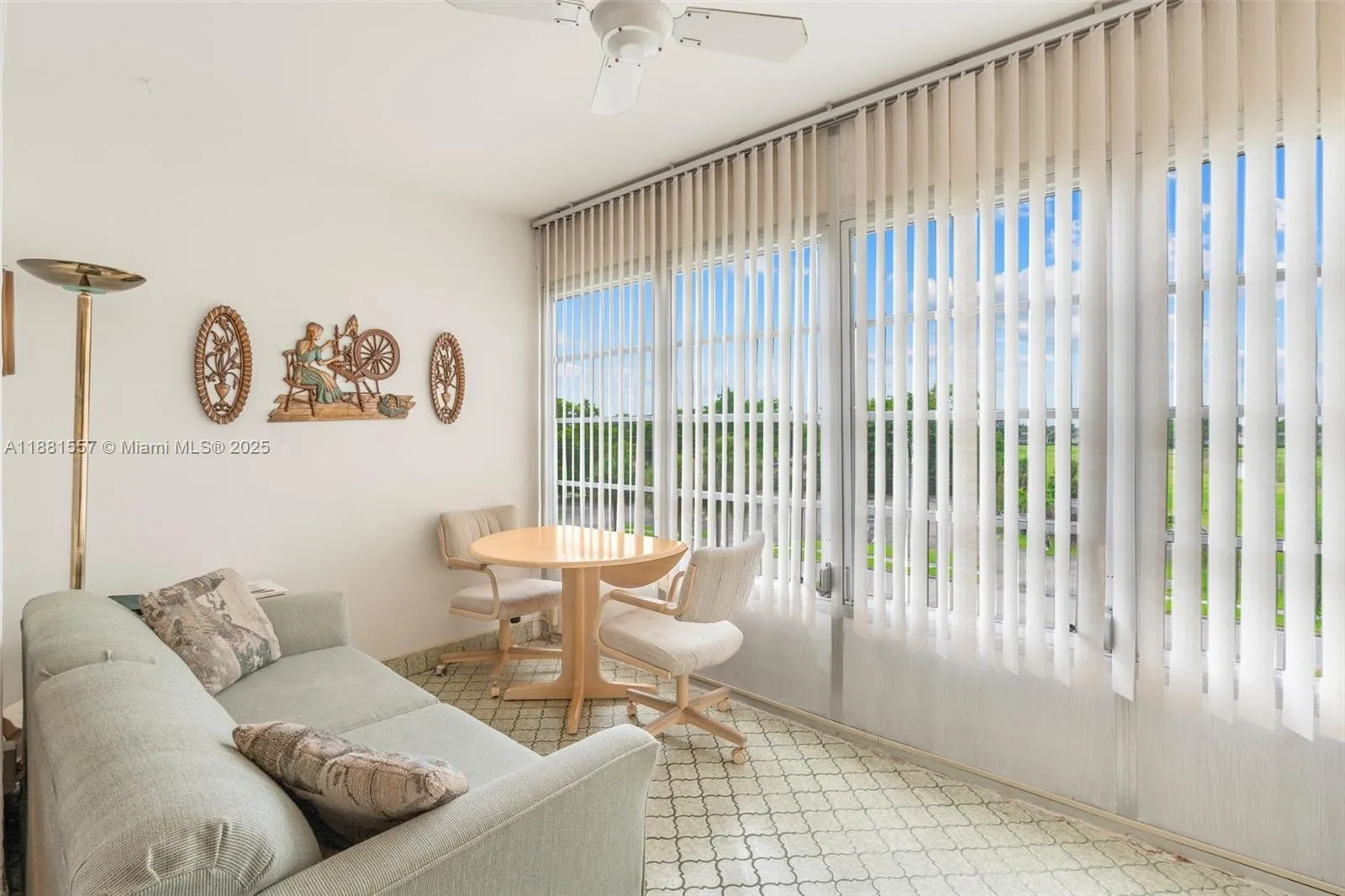 1005 Country Club Dr, #405